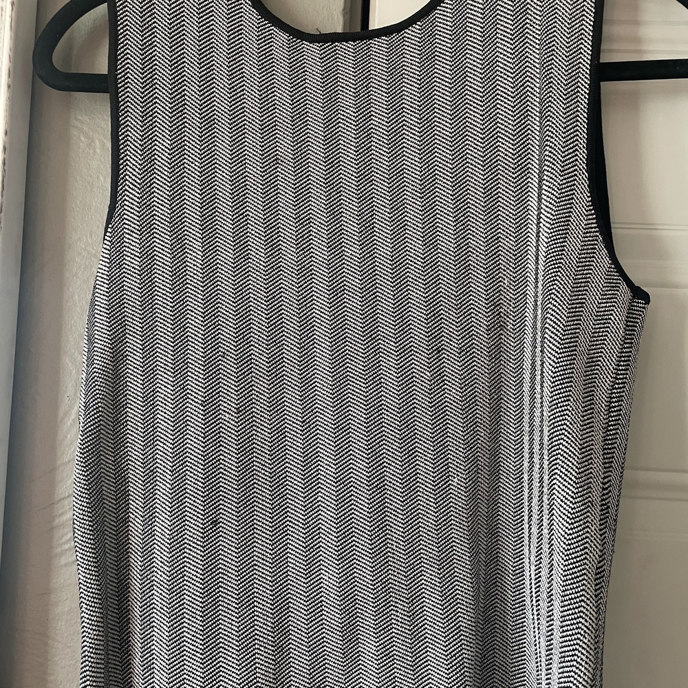 Elegant Monochrome Women's Tank Top